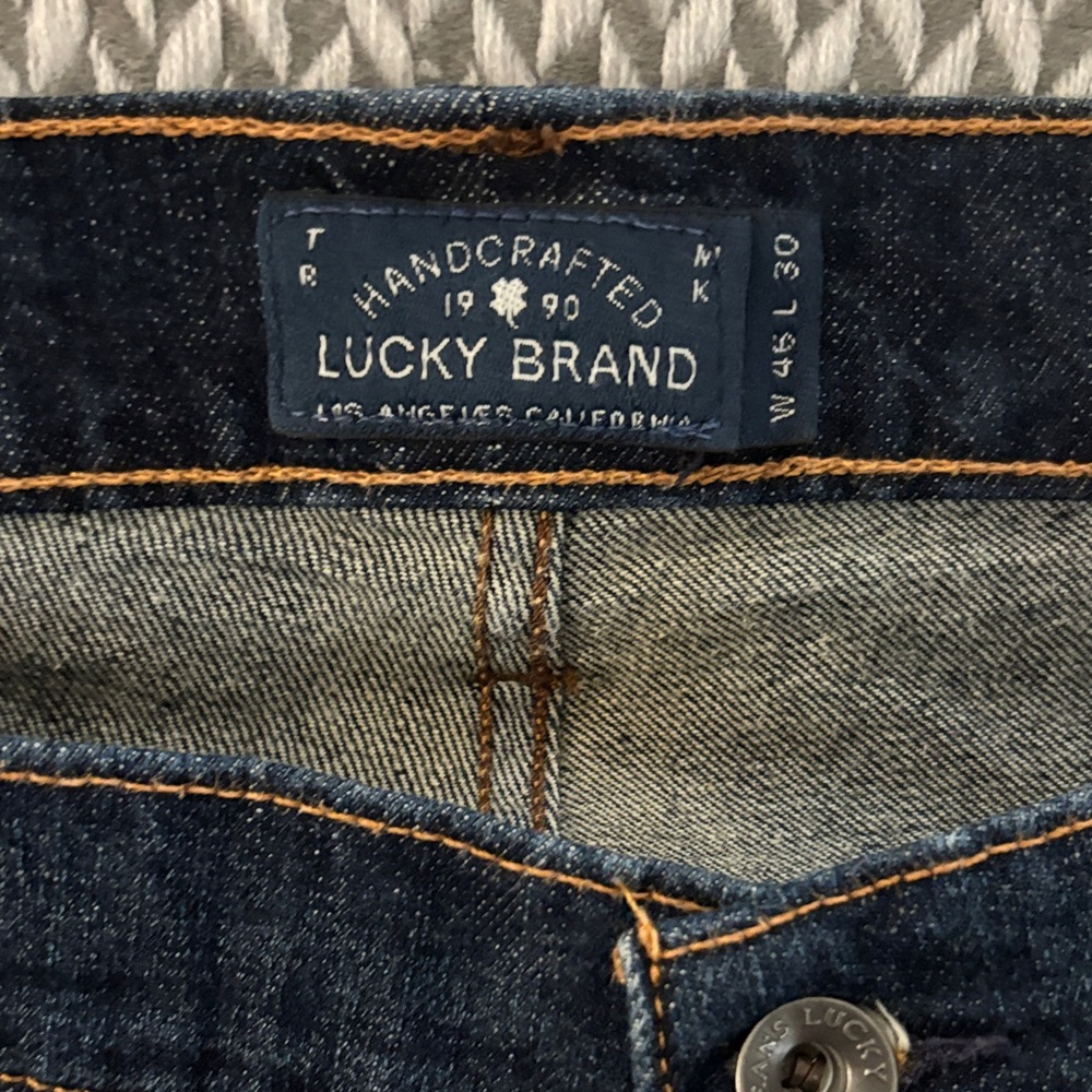 Lucky Brand Dark Blue Denim
46 w by 30 L
Perfect shape. Never worn